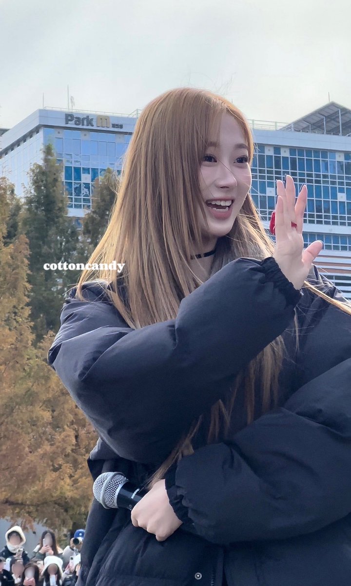 cottonpuppy0128's tweet photo. 231111 음중미니팬미팅

#지젤 #에스파
#GISELLE #AESPA https://t.co/PMPYFuR5dH