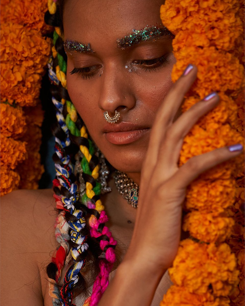 stylejunkiiee's tweet photo. May your lives be filled with brightness, joy, and a touch of glamour. 

Wishing you a sparkling Diwali from Style Junkiie! 💫🪔 https://t.co/DgPFZWPKGU