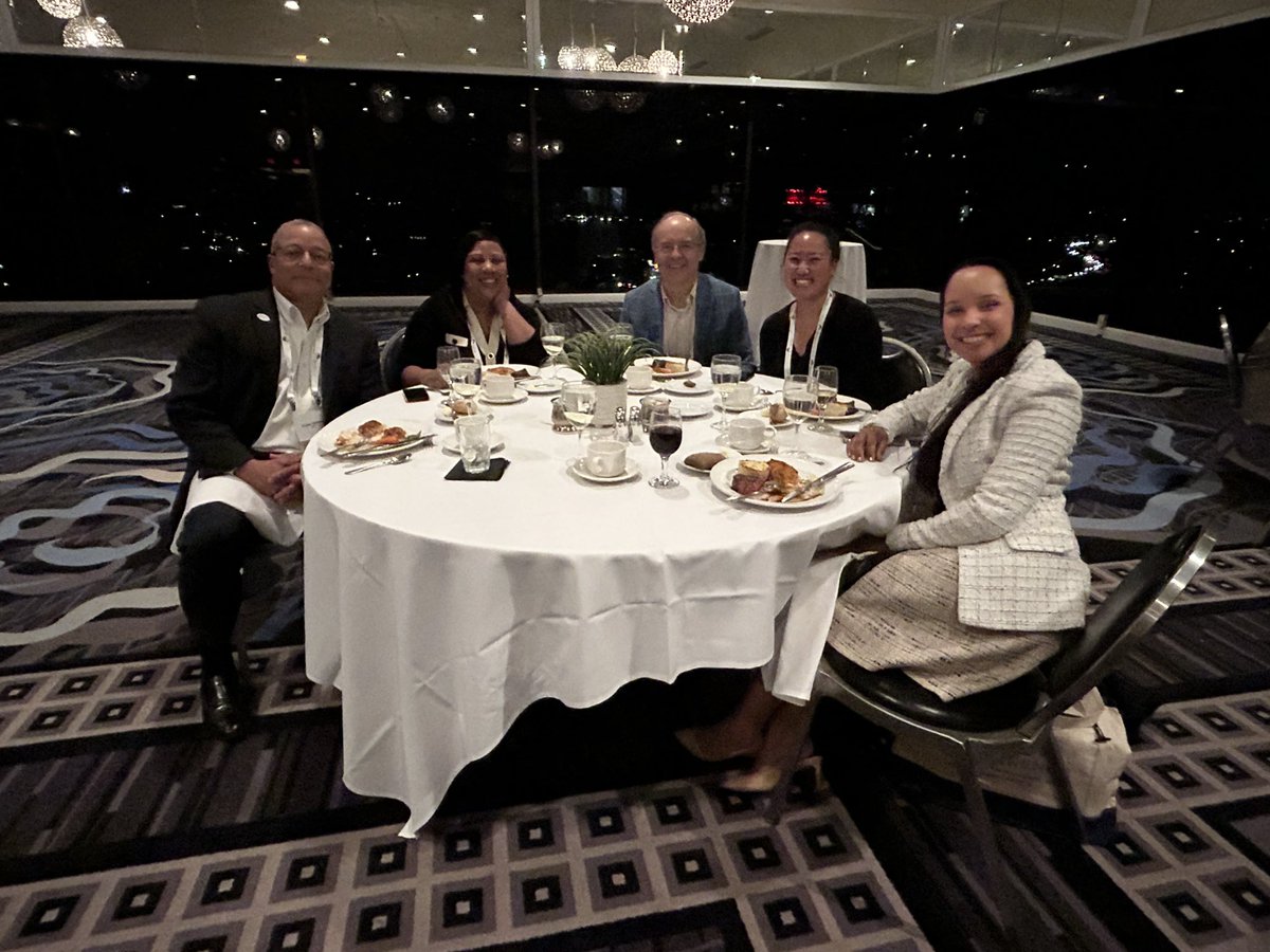 AndreWi54721839's tweet photo. Outstanding #RelapseConference23 faculty dinner. Our table enjoyed laughs, great food and drinks. Great way to end day one. #FunFriday https://t.co/y33gHjdfIh