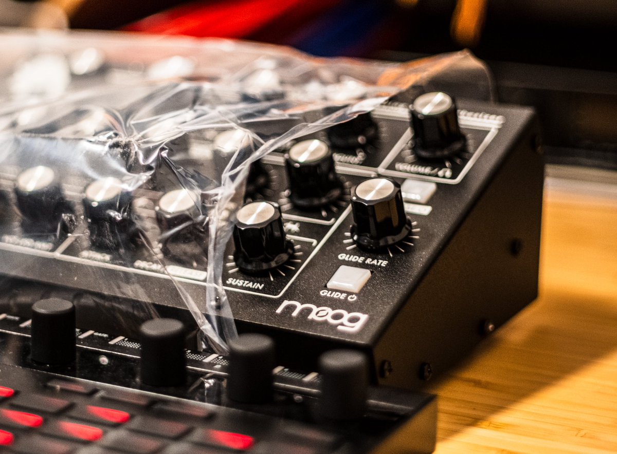 Agustin_Ajs's tweet photo. 完璧な誕生日のプレゼント
#moog #minitaur #synth https://t.co/OUYX0kdmbb