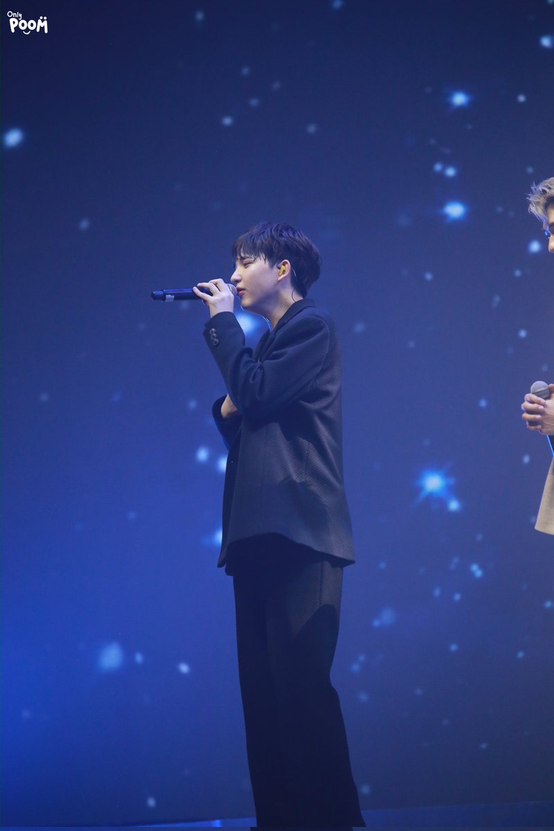 only_poom's tweet photo. แค่อยากบอกว่ารัก แต่ติดที่เค้านั้นมาก่อนนนน~~
#5thICONSIAMxATLAS
#ICONSIAMThe5thAnniversary
#PoomATLAS #ATLAS_th #ATLASth https://t.co/bAQ6KqwusA