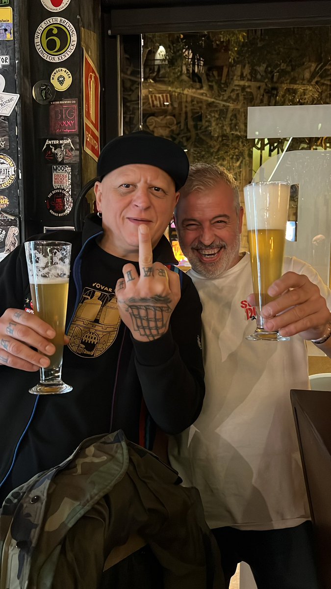 Saluti da Barcellona 🤟🏻🤟🏻🤟🏻 #biercab #birralambrate #beerporn #inimitabilmentelambratesi #lambraterulez