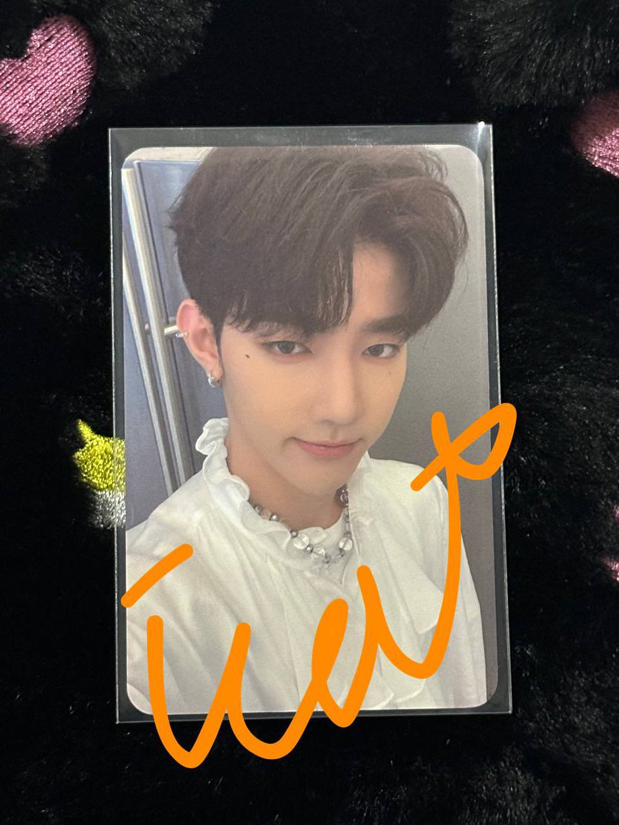 r3vdns's tweet photo. WTS 🫶🏻🥹

WONYOUNG STARRIVER RM70
HYEIN SHOPEE POB RM20
SOOBIN LULLABY RM15
HAO EVERLINE RM25

-price exc postage 
-no cancellations are allowed

#pasarive #pasarTXT #pasarZB1 #pasarNewJeans @PasarIve @PasarNewJeans @pasartxt @pasarzb1my https://t.co/u9sMCI3bJD