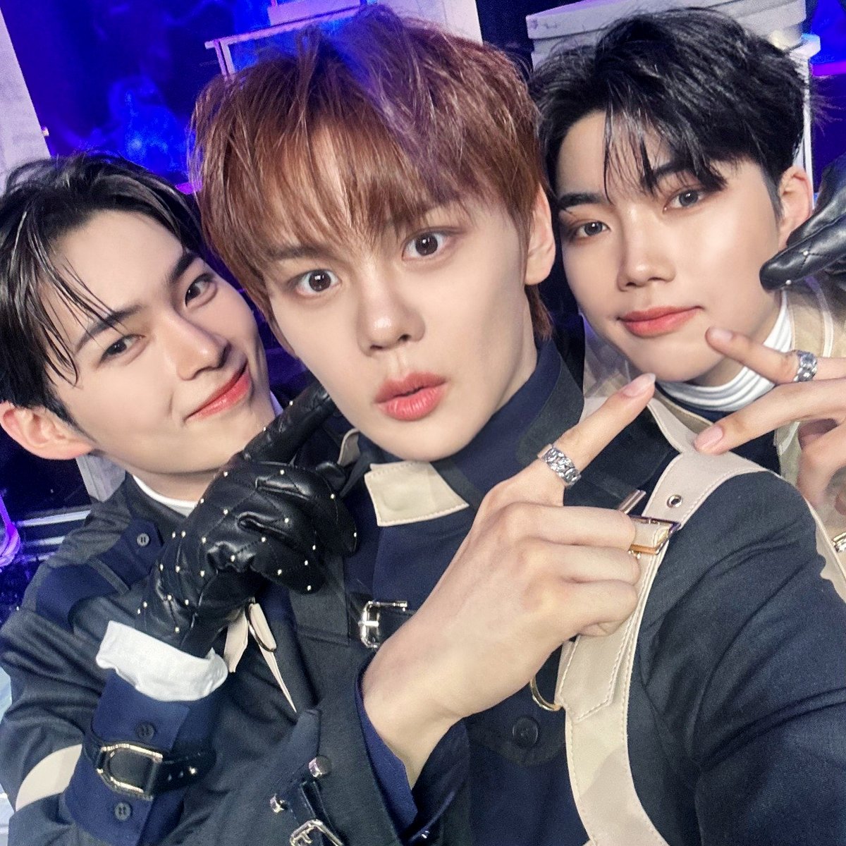 ZB1_official's tweet photo. ZEROSE! #CRUSHchallenge 를 #성한빈 #김규빈 #박건욱 에게 보여주세요 👀

🔗 https://t.co/aOzqRiXSpu

📌 #CRUSHchallenge Contest
Period: 11/7(TUE)~11/13(MON) 23:59 (KST)
Reward: ZEROBASEONE 멤버들과의 챌린지 촬영 기회 (총 2인) /
A chance to shoot #CRUSHchallenge with ZEROBASEONE memebrs (2 winners)

🔗 https://t.co/A8KJm0siAc

#ZEROBASEONE #ZB1 #제로베이스원
#MELTINGPOINT #CRUSH #가시
#ZEROBASEONE_CRUSH
#CRUSHchallenge