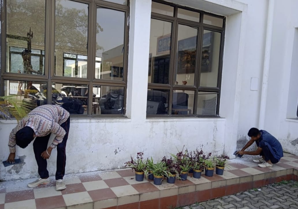 GC_CRPFPune's tweet photo. #SwachDiwali,Campaign on “ Swachh Diwali Shubh Diwali” ( A Swachh Bharat Mission 2.0 initiatives) at GC CRPF Pune Talegaon on 11.11.2023.
@sbmurbangov https://t.co/bCgbJcFa77