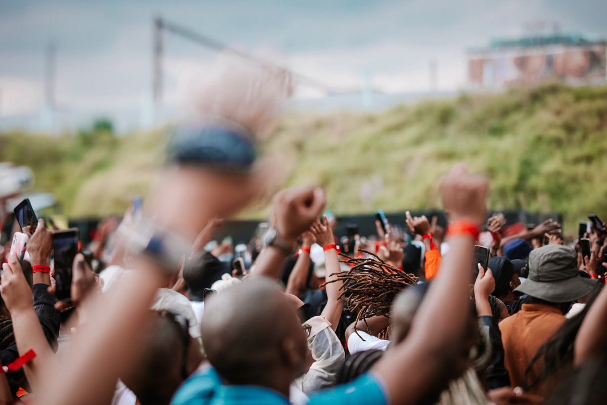 CottonFestJHB's tweet image. A mosh pit is where real friendships are made!🔥
Follow the link in our bio to get your festival ticket.📲
Powered by: @castlelitesa @CocaCola_ZA @KlipdriftBrandy @hunterscider @Count_Pushkin @4thstreetwine @YouthXByNedbank @TRACE_Inter @Vuse_ZA @PUMASouthAfrica @RedBullZA
#UCFSC