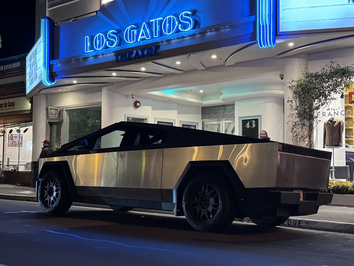 VCjosh's tweet photo. Cybertruck parked in Los Gatos, CA tonight #Cybertruck (1/4) https://t.co/5xhYK2mkcX
