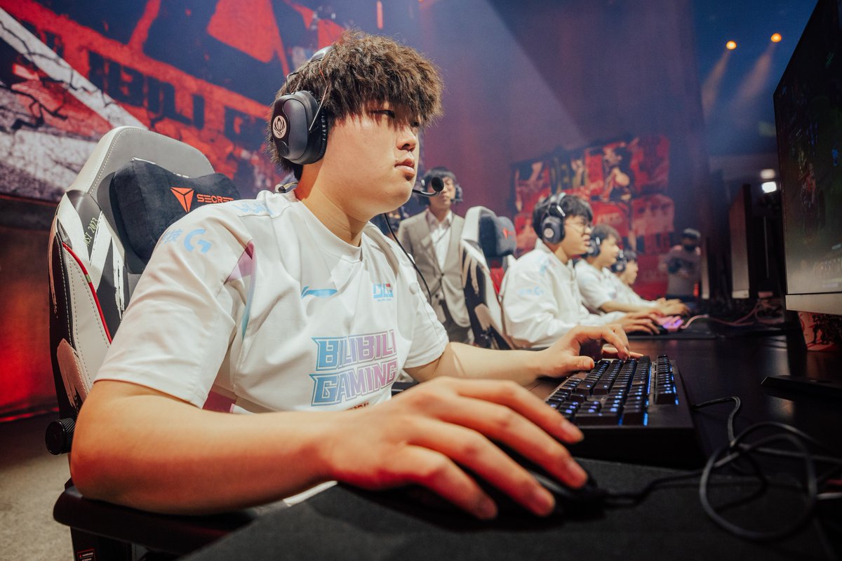 lolesports's tweet photo. Fun Fact: Bin made Finals in every international event he attended.

SNG Bin 2020 World Finals
RNG Bin 2022 MSI Finals
BLG Bin 2023 MSI Finals
BLG Bin 2023 Worlds: ? https://t.co/ZkFiJuYzZc