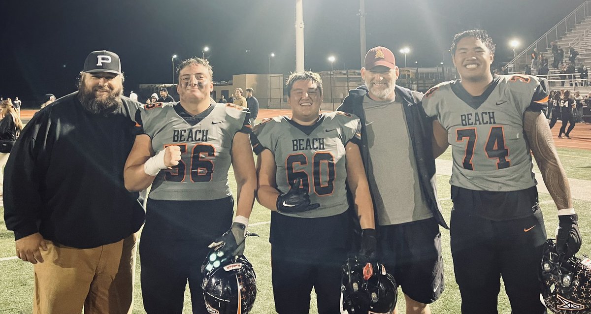 5AS1OL's tweet photo. Shoutout to some #5AS1 OGs @SeanMarella56 @Dean_Ferguson10  &amp; @JustinTauanuu for leading their @HBHSFootball squad to the D6 Semi-Finals!! 

Super proud of these guys!! https://t.co/VNG7BFBj7b