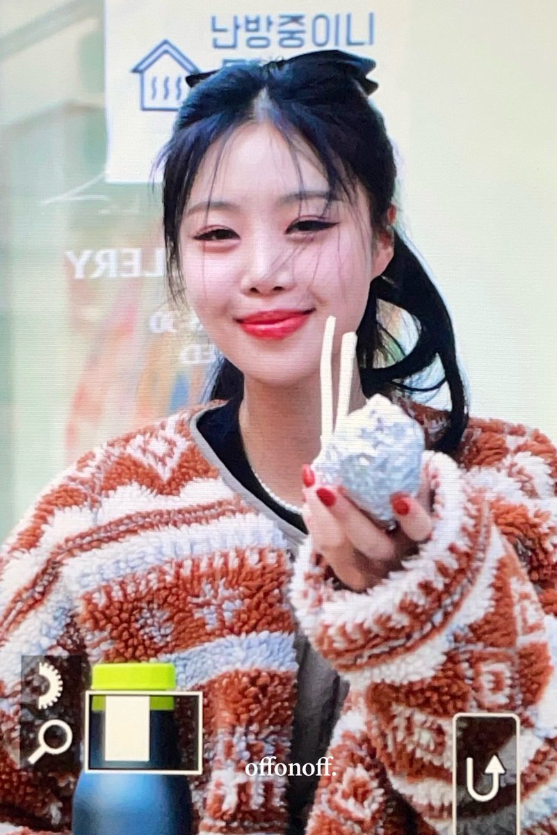 soosoothinker's tweet photo. since today is pepero's day in korea, she made these for the fans who went to today's fansign 🥹 https://t.co/HrqX3BWVNW