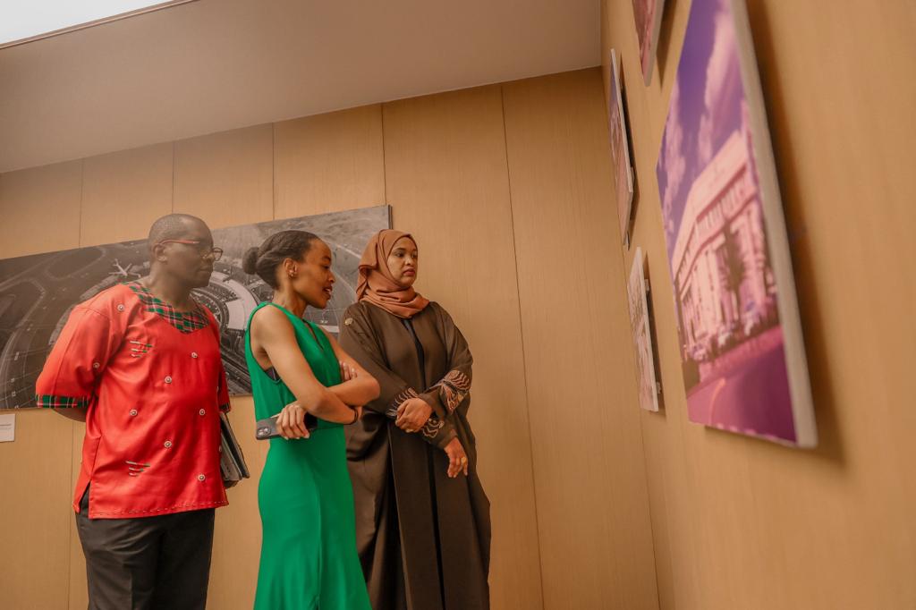 UmmiMBashir's tweet photo. Photographers, like historians, through pictures, are able to capture and immortalize human and societal evolution. https://t.co/bcVq5vaa5V