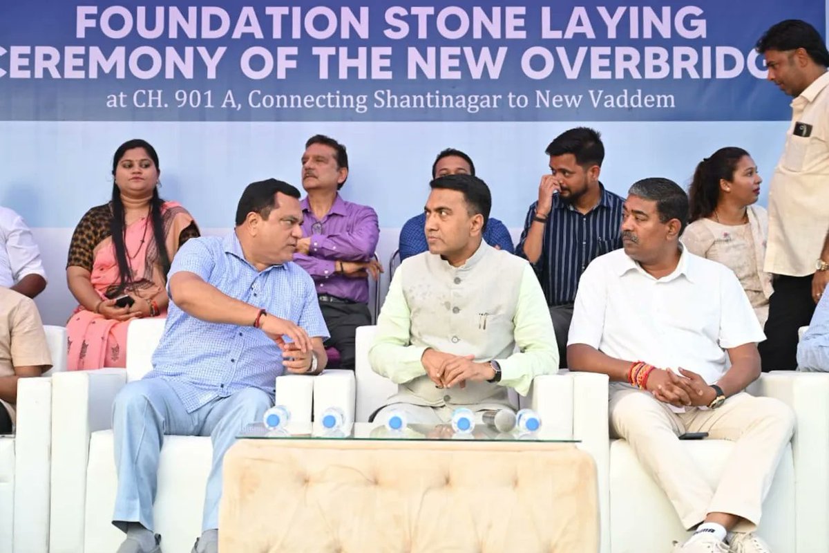 MauvinGodinho's tweet photo. Attended the foundation stone laying ceremony of the New #OverheadBridge at CH. 901 A, connecting #Shantinagar to #NewVaddem, at the hands of our Hon'ble #ChiefMinister @DrPramodPSawant.
#MauvinGodinho #DabolimFirst #Dabolim #Goa #India (1/2) https://t.co/SCAEjgcmBZ
