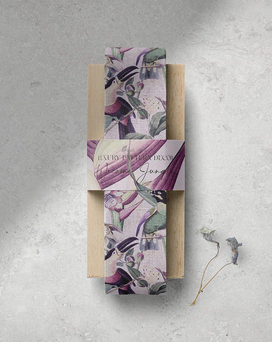 imrikstudio's tweet image. Premiere a new pattern: Welcome Jungle. This luxury pattern is one of my serie in a ready to print format you can find only on @kofi_button shop! ko-fi.com/s/d6dfe3c392

#imrikStudio #junglepattern
