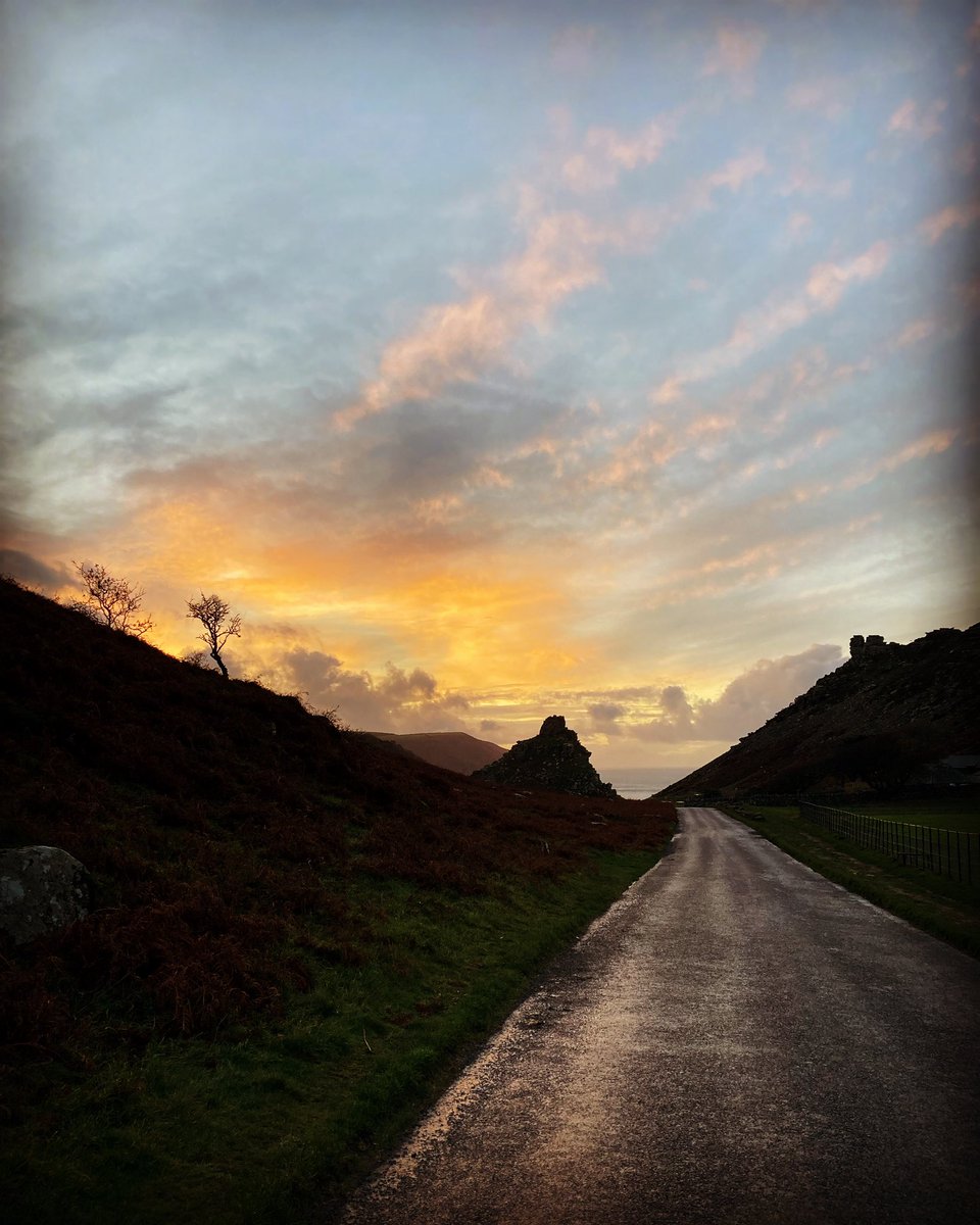 When the sky tells you tomorrow is going to be a good day… Valley of Rocks #devon #exmoor #sunset