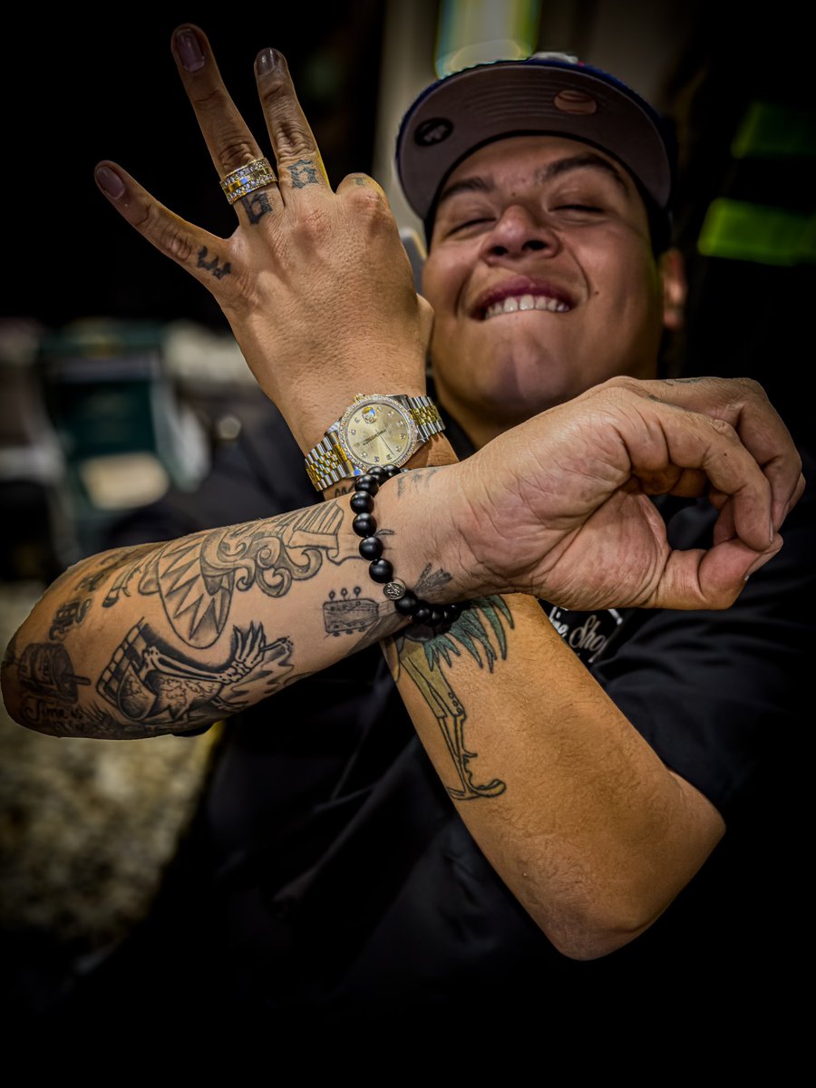 gioandtheguns's tweet photo. I just went, bought a watch with a whole lot of diamonds to show all these n it's my time
Took a trip out to Cali' to hang with the C, make a play, and get high off that zaza
I say RIP Kobe, a n so fly, when I ball, I'll fuck around, skydive
-Bigxthaplug 

Here’s to 30!! https://t.co/ndDkKBEVhS