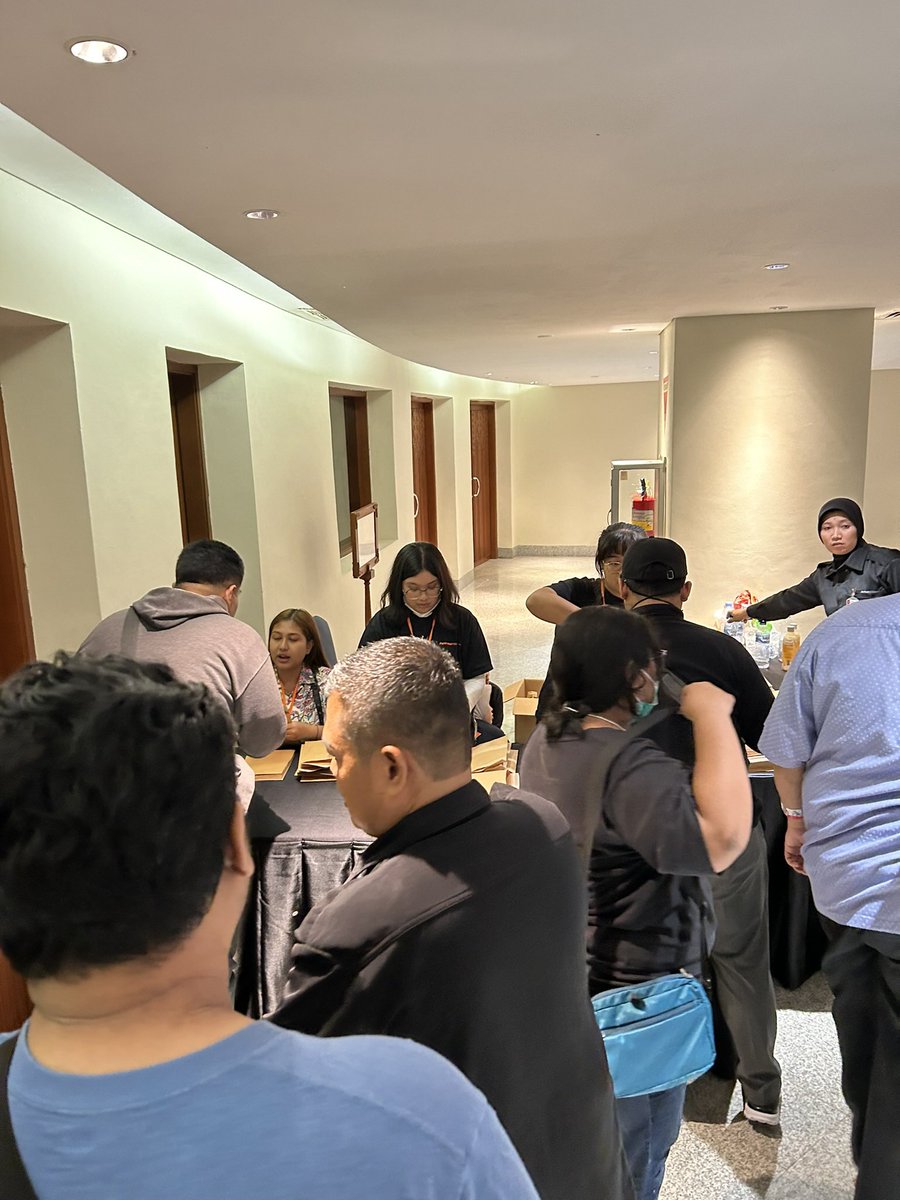 Lebih tertib wibu nonton wayang kartun (Hololive)