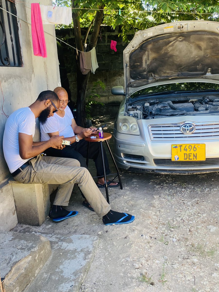 Rahim_Vialpando's tweet photo. Kila unapopata nafasi ya kukaa na wazee wako ni fursa ya kuchota maarifa ambayo huto kuta kwenye vitabu. Chota tu!
#themechanics https://t.co/KNmo8N3p8X