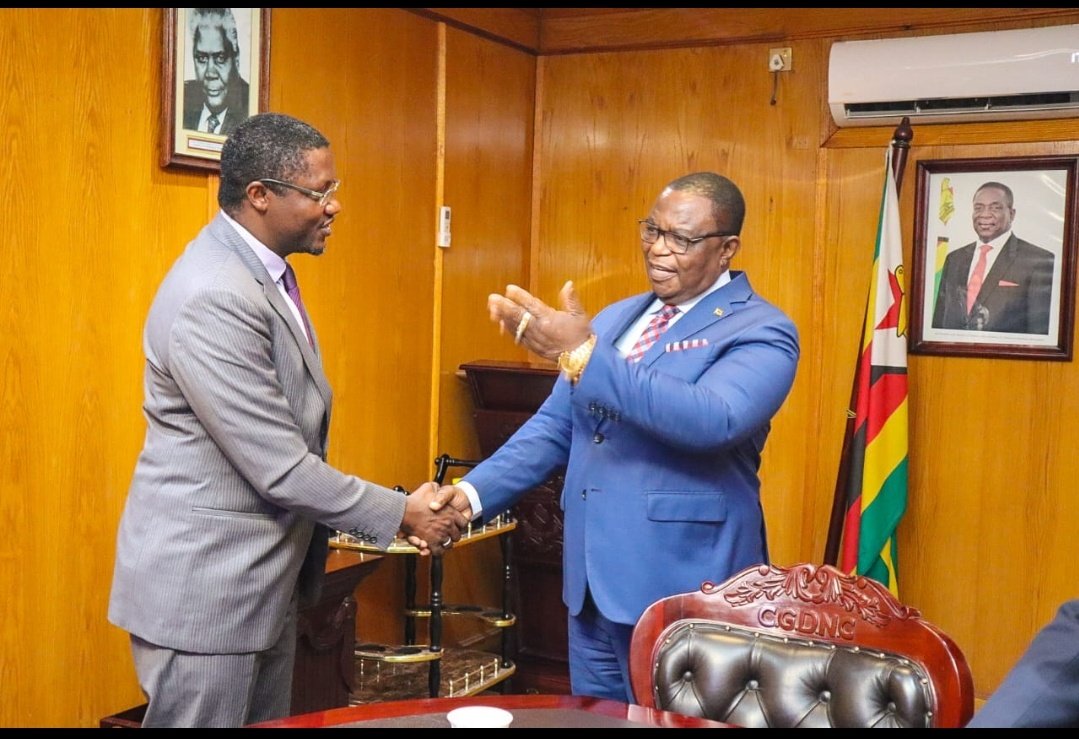 VP Honourable General (Retired) Dr Chiwenga met with @UNICEF🇿🇼 Rep @TajudeenOyewale  ahead of #WorldChildrenDay. The event is coming at a time when child's rights are being violated in Gaza by Israel.  Children are being killed and injured as if they pose any threat.  Children