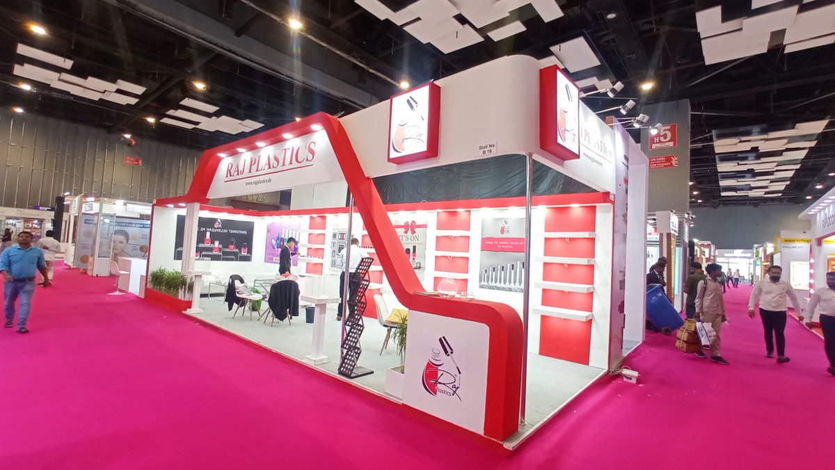 Wizardo_1's tweet image. Step into the world of beauty at @cosmohometechexpo, as @RajPlastics  showcases their exquisite nail polish caps, brushes, and glass bottles. 

Explore innovation and style at our stunning booth. 

#RajPlastics #COSMOHOMETECH  #beautyindustry #wizardoexhibition  #interiordesign