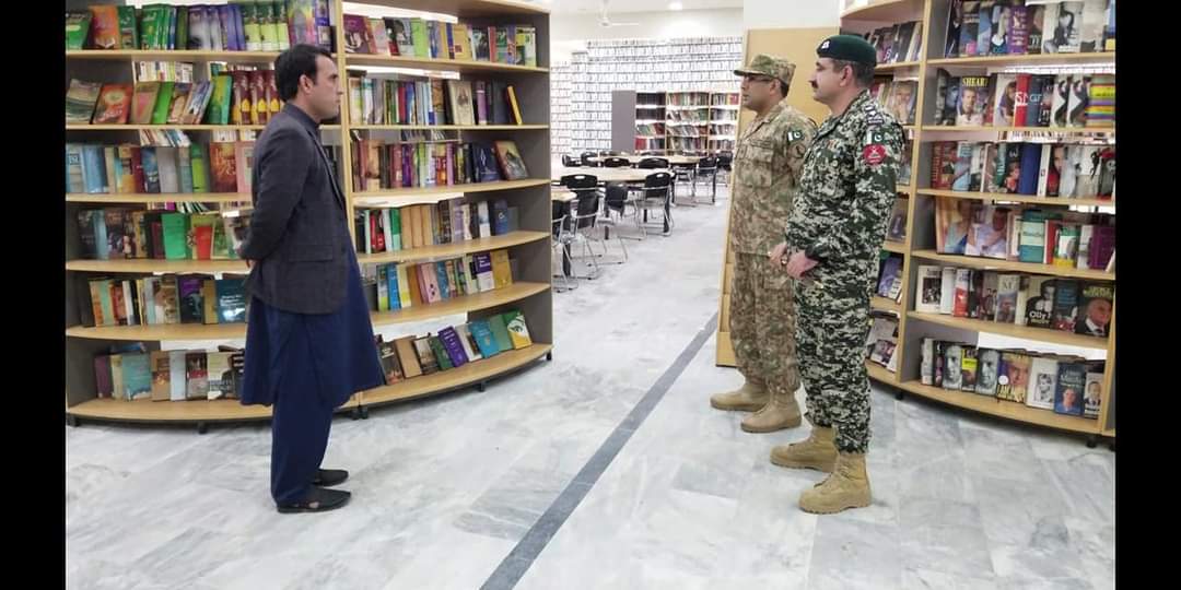 بحیثیت صحافی مامدگٹ کیڈٹ کالج مہمند کا دورہ کیا۔بہت خوشی ہوئی کہ دیگر قبائلی اضلاع کی طرح میرے آبائی ضلع مہمند میں بھی ترقیاتی سفر جاری ہے۔میں نے ان علاقوں میں وہ دور بھی دیکھا ہے جب یہاں صرف دہشت اور وحشت کا راج تھا۔اگر یہ سفر اسی طرح جاری رہا تو وہ دن دور نہیں جب یہاں امن اور