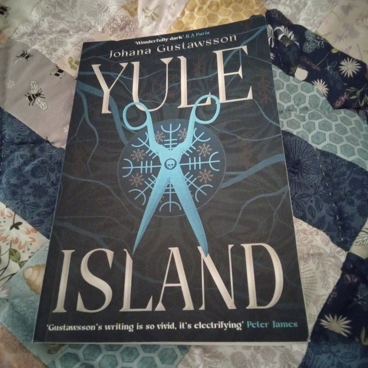5 massive stars to @JoGustawsson for her new book, #YuleIsland. Its a real humdinger of a novel with twists and turns I never saw coming. This lady can do no wrong in my eyes. Brilliant storytelling and plots so cleverly thought out. Published by @OrendaBooks in December .
