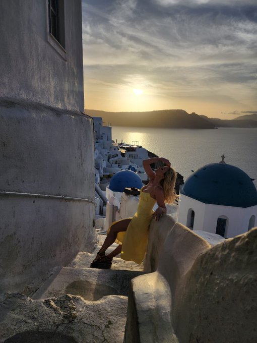 Sunrise in Oia, Santorini 🇬🇷 https://t.co/Ox574M6d3P<a href="/tag/superbowl"class="tags"><span>#superbowl</span></a>