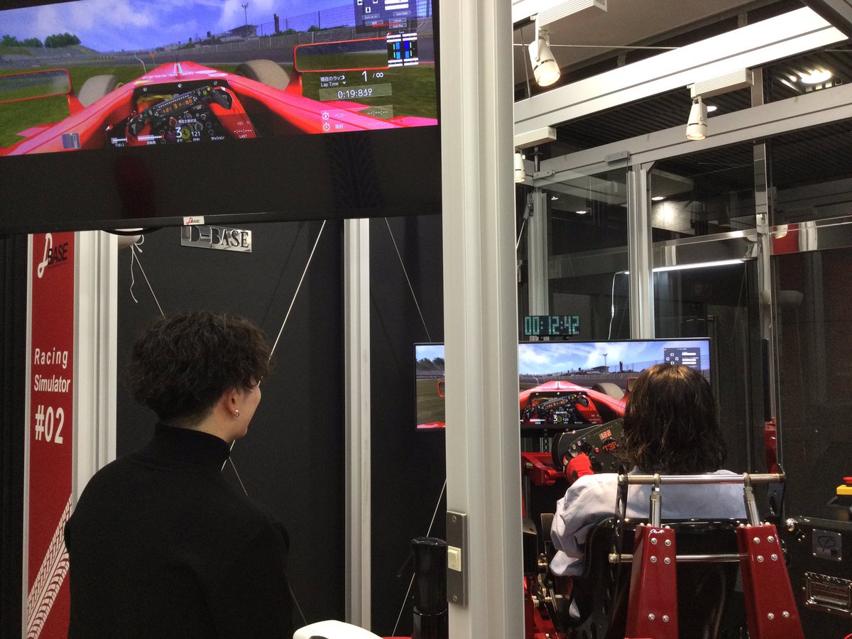 D_BASE_'s tweet photo. ペア割をご利用のお客様です🤗✨
先輩さん👩は #F138 × #鈴鹿サーキット× #ビギナー
後輩さん👨は #2021年モデル× #鈴鹿サーキット× #ミドル
で #F1 を乗りこなされております👏🏻👏🏻✨
普段は #グランツーリスモ🚗³₃をされているお2人
#アセットコルサ も面白いでしょう？😉 https://t.co/2oM9gRgArt