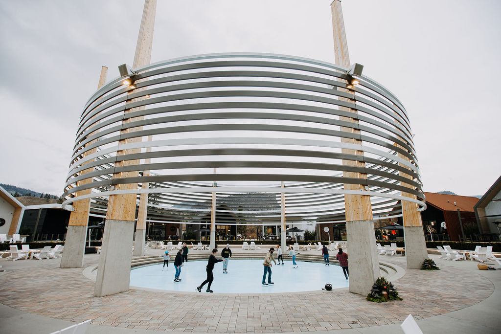 New! Outdoor Synthetic Skating Rink at the District Wine Village in Oliver! Now open

districtwinevillage.com/skating/
#oliver #winecountry #winterskating #districtwinevillage