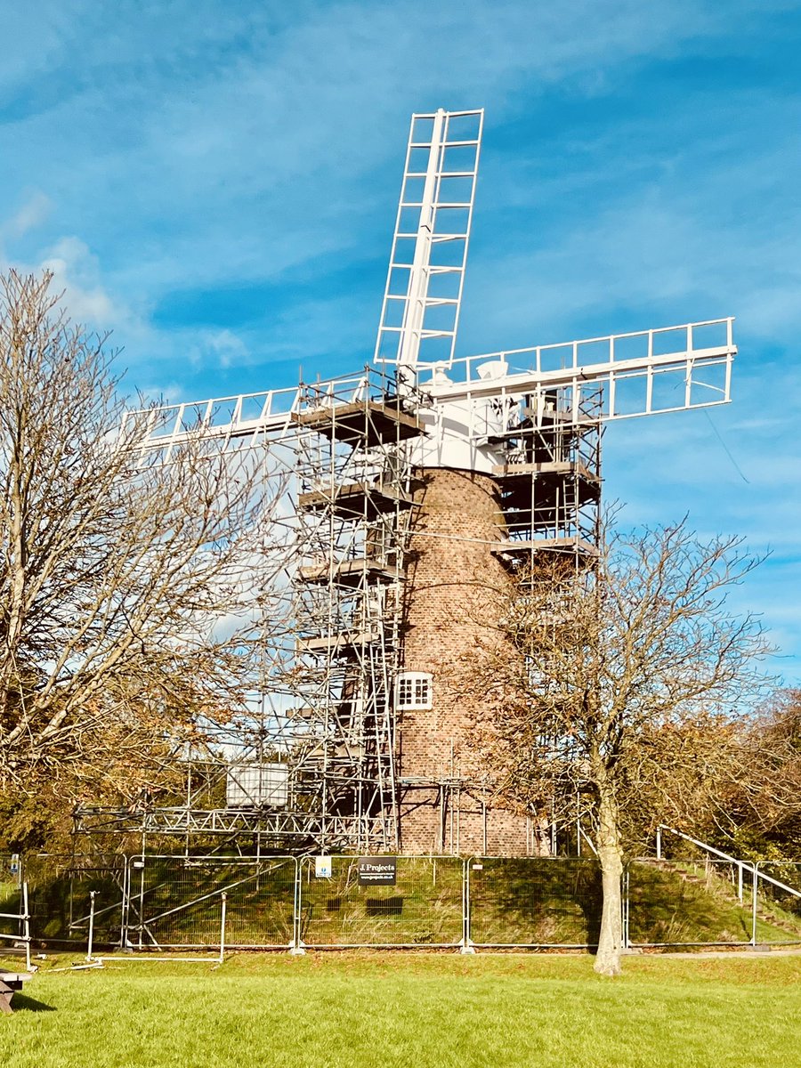 OwlsworthConse1's tweet image. This week we have been at Chiseldon windmill. These often complex structures, with dynamic loads, require specialist knowledge to remain functional. Our millwright team has taken us all over the world….but this week only as far as Swindon. 😀 #owlsworthconservation #millwright