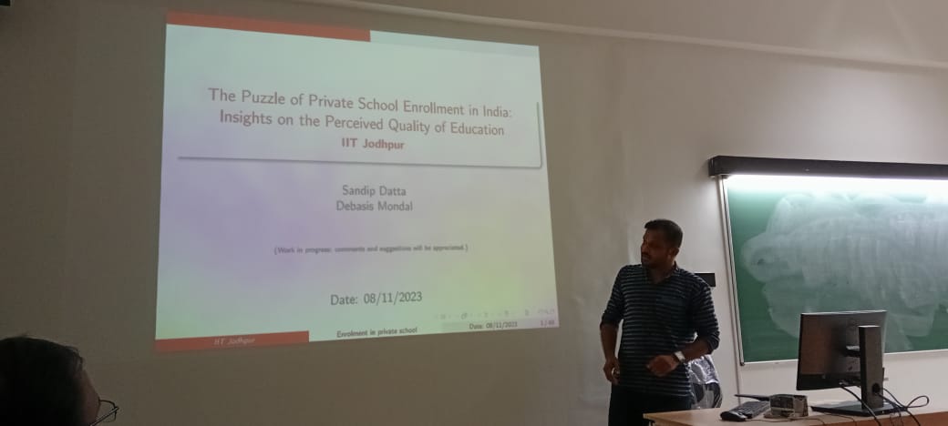 We wrapped up this semester's seminar series with an engaging presentation by Sandip Datta from Delhi School of Economics.

#EconTwitter