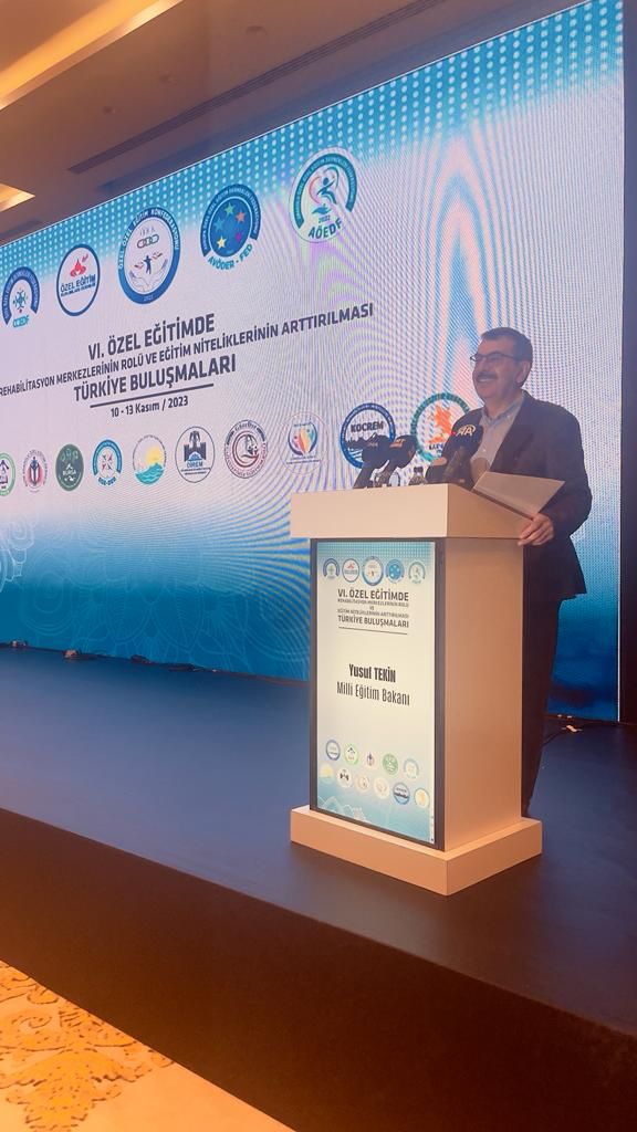 Milli Eğitim Bakanımız Yusuf Tekin Özel Özel Eğitim Konfederasyonu tarafından düzenlenen  “6.Özel Eğitimde Rehabilitasyon Merkezlerinin Rolü ve Eğitim Niteliklerinin Arttırılması” konulu  “Türkiye Buluşmaları” programında konuşmalarını gerçekleştiriyorlar.