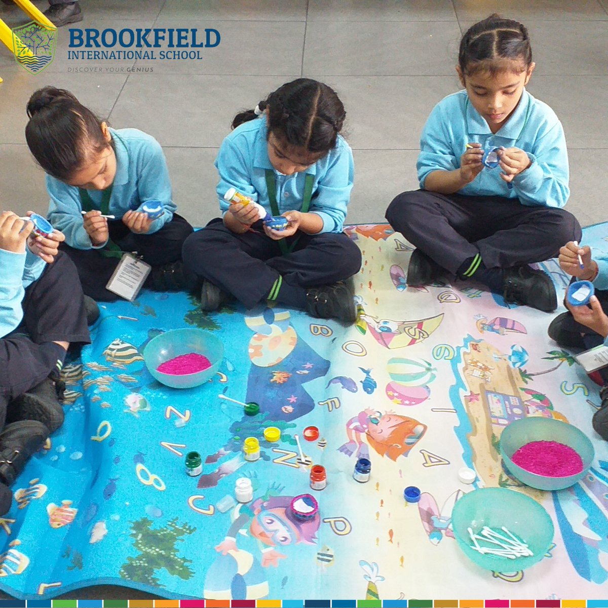 BrookfieldInte1's tweet photo. 🌟✨ Kindergarten Extravaganza: Shimmering Festivities! ✨🌟
Our Kindergarten wing transformed into a magical realm as our little stars adorned themselves in breathtaking ethnic attires, radiating the true spirit of festivities on Friday, 10th November! 🎉#DiwaliCelebration https://t.co/mmqvz4QqYd