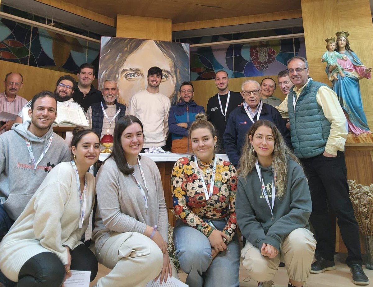 XabiCamino's tweet photo. Ayer tarde tuve la oportunidad de compartir un tiempo de formación y oración con el equipo de animadores del @CJPozoDonGil de Ciudad Real. Profundizamos en el arte del acompañamiento y celebramos nuestra fe con la Comunidad Salesiana de @SalesianosCiuRe. ¡Gracias! #UnSueñoParaTi https://t.co/MBN0BNyjj5