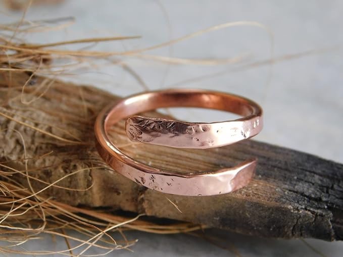 Madebykapish's tweet photo. https://t.co/5ZuNalIV2M
#SterlingSilverRing #HandmadeRing #AnniversaryGift #BirthdayGift
#MomGift #FidgetRing #AnxietyRing #StackingRing #SolidCopperRing #CopperWrapRing #ArthritisRing #HammeredRing #giftforher https://t.co/F5GSRLMKVa