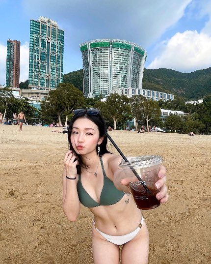 香港清純妹子 Fifi Tsui，表特清流鄰家女孩 Tsui Ming Hei，ViVi 日雜風格寫真天花板，神似日本女模特兒藤井莉娜 LENA https://t.co/EBzpoGWRv0  快追蹤：https://t<a href="/tag/swag"class="tags"><span>#swag</span></a><a href="/tag/fhm"class="tags"><span>#fhm</span></a><a href="/tag/dmm"class="tags"><span>#dmm</span></a><a href="/tag/%E5%8F%B0%E7%81%A3"class="tags"><span>#台灣</span></a><a href="/tag/onlyfans"class="tags"><span>#onlyfans</span></a><a href="/tag/fanza"class="tags"><span>#fanza</span></a><a href="/tag/%E9%BA%BB%E8%B1%86"class="tags"><span>#麻豆</span></a><a href="/tag/jvid"class="tags"><span>#jvid</span></a>