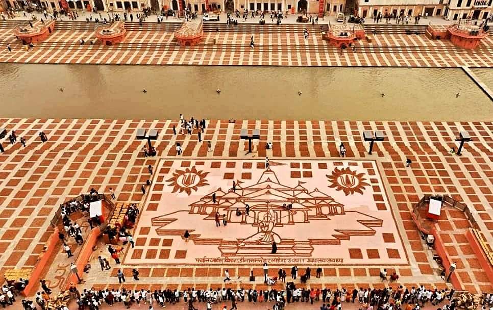 bjpbalramseth's tweet photo. दिव्य अयोध्या का भव्य दीपोत्सव!!
मर्यादा पुरुषोत्तम भगवान ��्रीराम की नगरी अयोध्या एक बार पुनः असंख्य दीपों की श्रृंखला को प्रज्ज्वलित कर अभूतपूर्व व ऐतिहासिक कीर्तिमान स्थापित करने की ओर है..
आइए, भक्ति, श्रृद्धा व विश्वास के महापर्व दीपोत्सव की अलौकिकता का दिव्य दर्शन करें!! https://t.co/Jhvl8mSOuH