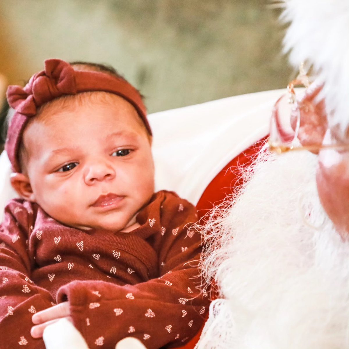 MadeInGwinnett's tweet image. 🎅 Sunday, November 12th, #SANTA will be visiting the @slowpoursundaymarket for Christmas photos with @AHallPhotograph @slowpourbrewing in #downtownLawrenceville Book now bookedin.com/book/amanda-ha… 📸  #theDTL #GwinnettPhotographer #ChristmasPhotos #SantaPictures #LawrencevilleGA