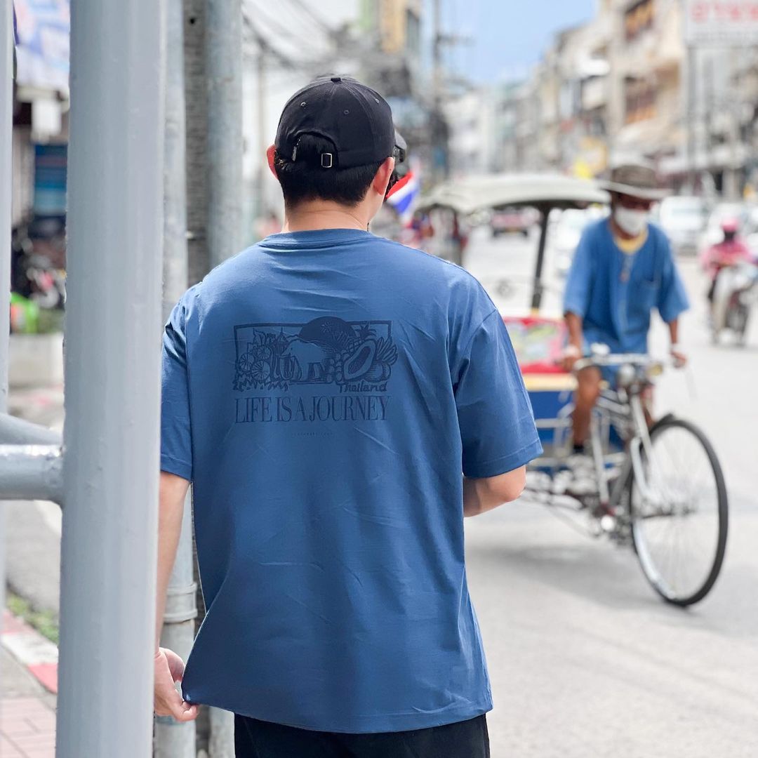 bkkmenuliving's tweet photo. ‘Playworks’ แบรนด์สินค้าไลฟ์สไตล์ของศิลปินชาวเชียงใหม่ที่ถ่ายทอดผ่านผลงานศิลปะที่ผสมผสานเอกลักษณ์ท้องถิ่น ความเป็นไทยและ Pop Culture เอาไว้ในเรื่องเดียวกัน
Source & Photo By PLAYWORKS
#BKKLIVING #Theselected #PLAYWORKS #Inspiration #Artist #Thaiartist #Chiangmai #Thailand https://t.co/TsmblUBab4