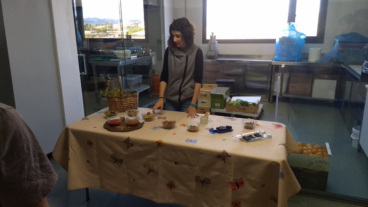 TresCadires's tweet photo. Un plaer ser mecenes, participadores, proveïdores i, sobretot, amigues de La Brostada, l'#obradorcompartit cooperatiu de #Bràfim que marca el camí a seguir. Llarga vida a la #intercooperació agroecològica! https://t.co/IkXdQtDaXK