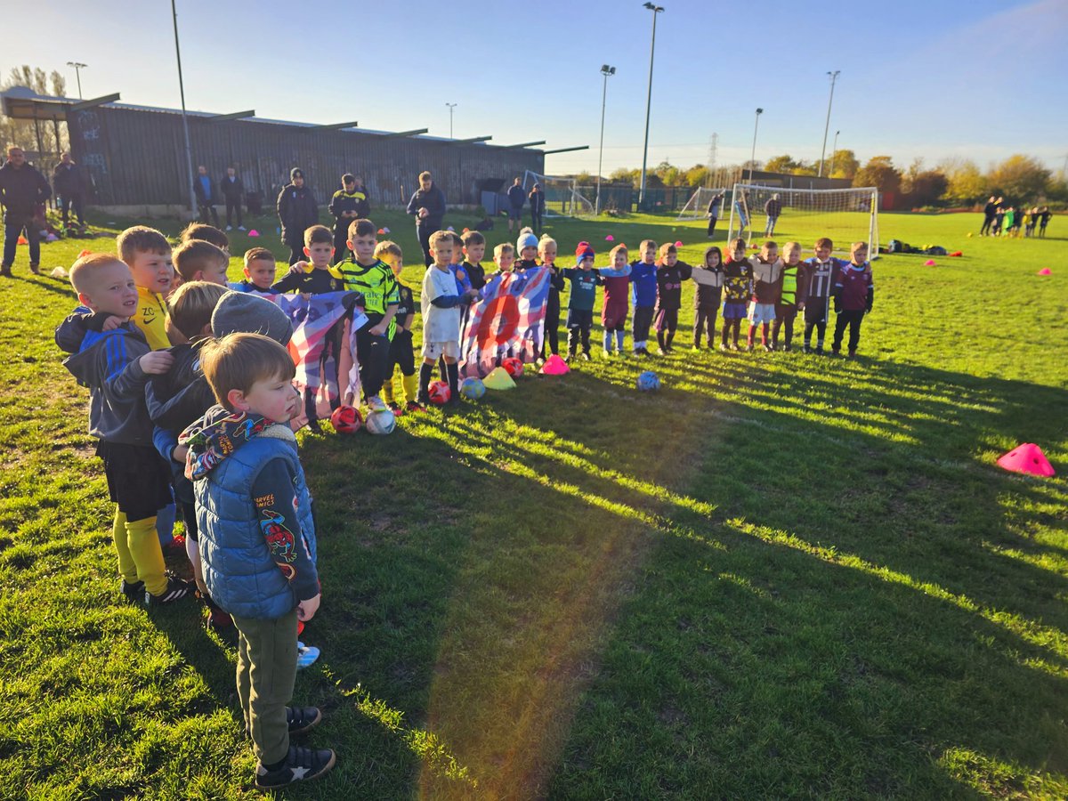 Our 3-6 year olds did their minute silence for #RemembranceDay2023 perfectly , well done all