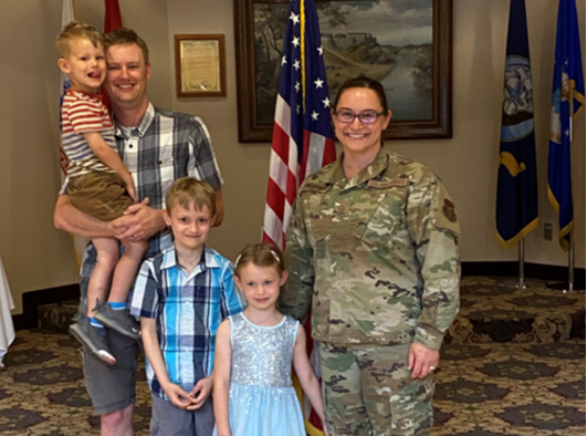 Vanessahake's tweet photo. Supporting veterans and those actively serving our country is a priority where I work. @AmFam recognizes Veterans and Military Families Month, proudly employing those who serve, like Naomi Bouska, claims adjuster and @usairforce reservist. #iWork4AmFam https://t.co/twysgPLKLd https://t.co/rc4XPrhAQO