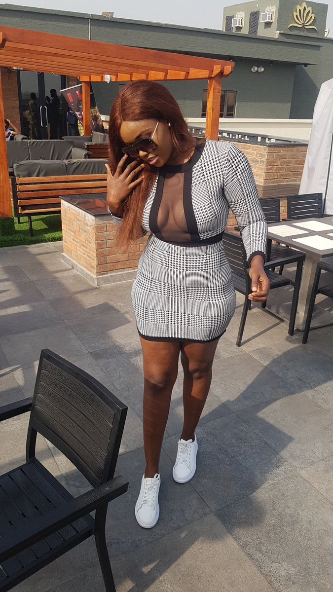 Simssss_g's tweet photo. Naaaa I was FINE &amp; HOT AF😍😍 https://t.co/sctoI2sWVN