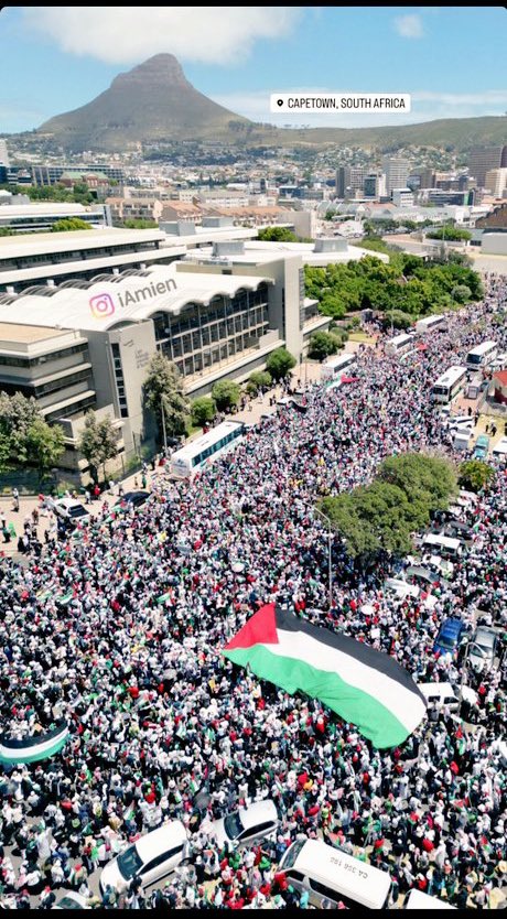 Drone image of today’s over 10k South African protest in solidarity with the people of Palestine. 

United against Apartheid Israel.

Cape Town, 11 November 2023

#World4Palestine
