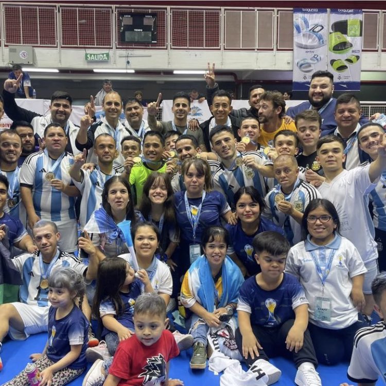 🇦🇷🏆 ¡Argentina campeona mundial de fútbol talla baja! 🇦🇷 🏆

Felicitaciones a la selección nacional que se coronó este viernes en el primer Mundial que se desarrolló en el microestadio de Argentinos Juniors.