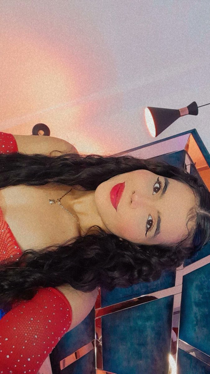 ivett_parisi's tweet photo. #latina #viral #dolar #colombia #crymua2 #SoyRebeldeTourBrasil 💋💋💋 https://t.co/BWoRyVW6sM