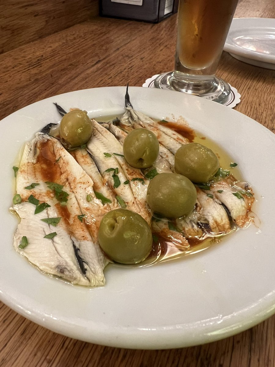 El Vaso de Oro a Barcellona è sicuramente il tapas bar per antonomasia 🤟🏻🤟🏻#lambraterulez #monarcalambrate #biercub #garagebeer #inimitabilmentelambratesi #berrporn