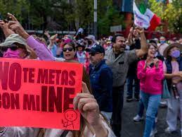 rossanafiorella's tweet photo. #NoTeMetasConMIINE
#13nov2022
Un año de la marcha a favor de la #democracia en #México. https://t.co/F5733mLVe2