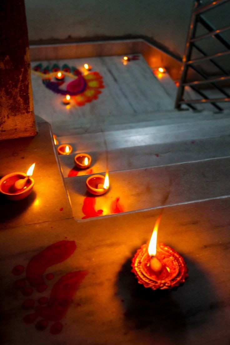 thepoetichouse's tweet photo. शत-शत दीप इकट्ठे होंगे
अपनी-अपनी चमक लिए,
अपने-अपने त्याग, तपस्या,
श्रम, संयम की दमक लिए।

— हरिवंशराय बच्चन https://t.co/KUURtEgQUE