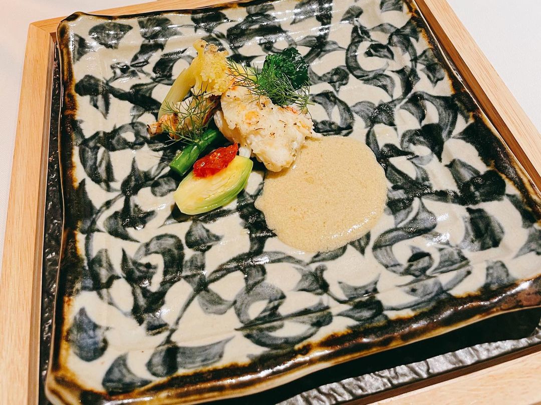 fjnesoi456's tweet photo. フランス料理

#ストロベリースウィング #ばら #バラ #バラの花 #秋バラ #バラのある暮らし #植物#植物のある暮らし #appleroses #屋上菜園 #屋上栽培 #ベランダガーデン #ベランダ菜園 https://t.co/xkhWJJhviD