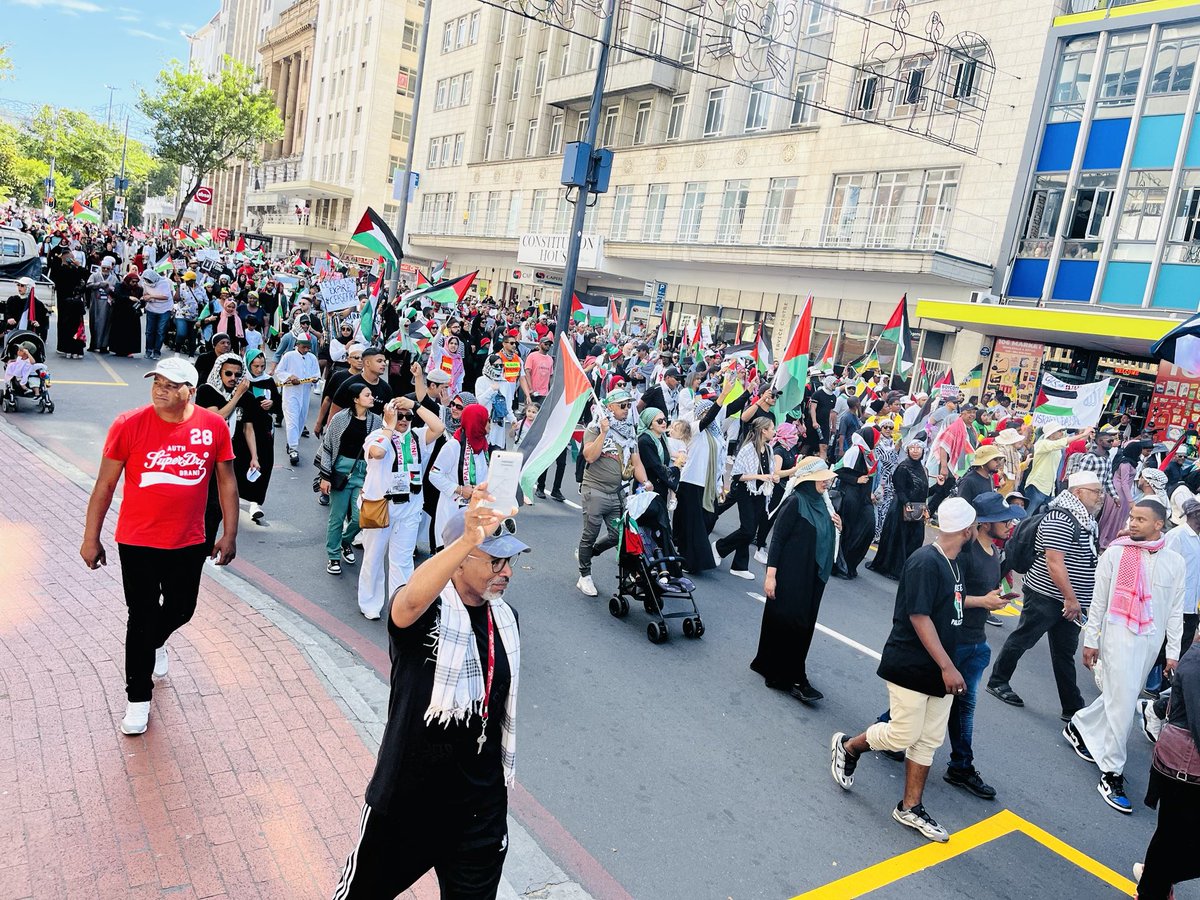 ANC Secretary General @MbalulaFikile  and ANC Western Cape PEC members @MKhalidSayed and Dr. Wesley Seale gathered amongst thousands of people in solidarity with the Palestinian people.
#ANC4Palestine 
#Africa4Palestine 
#World4Palestine 
#ANCStandsWithPalestine